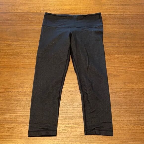 Lululemon crop leggings   - Picture 3 of 3